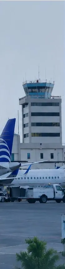 Torre de control de un aeropuerto en Panamá